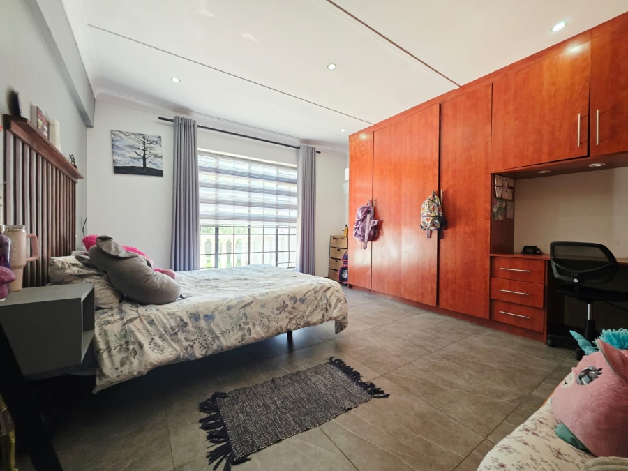 4 Bedroom Property for Sale in Van Der Hoff Park North West